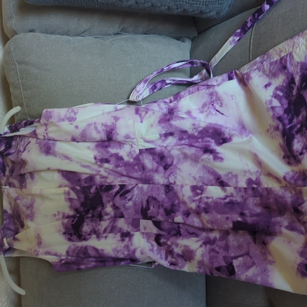Dress - Picture 2 of 2
